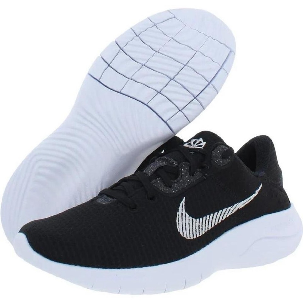 Nike Women’s Black and White Sneakers
